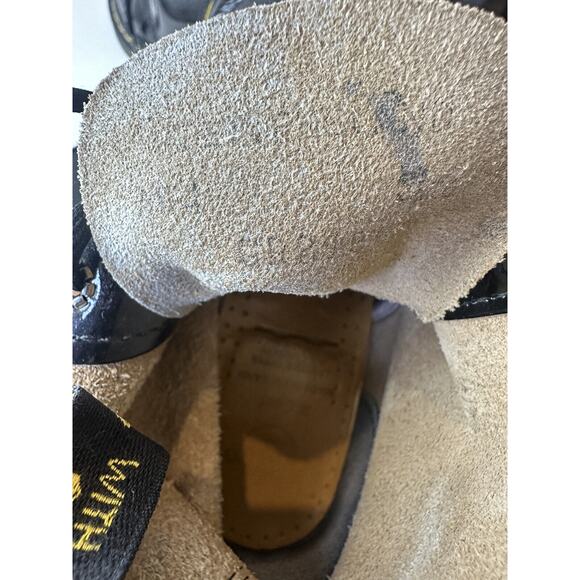 *Flawed Doc Dr. Martens Shiny Patent Leather Boots Black Lace Up Women's Size 8 - Picture 14 of 16